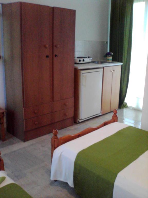 Virginia'S Beachfront Apartments Kávos Kamer foto